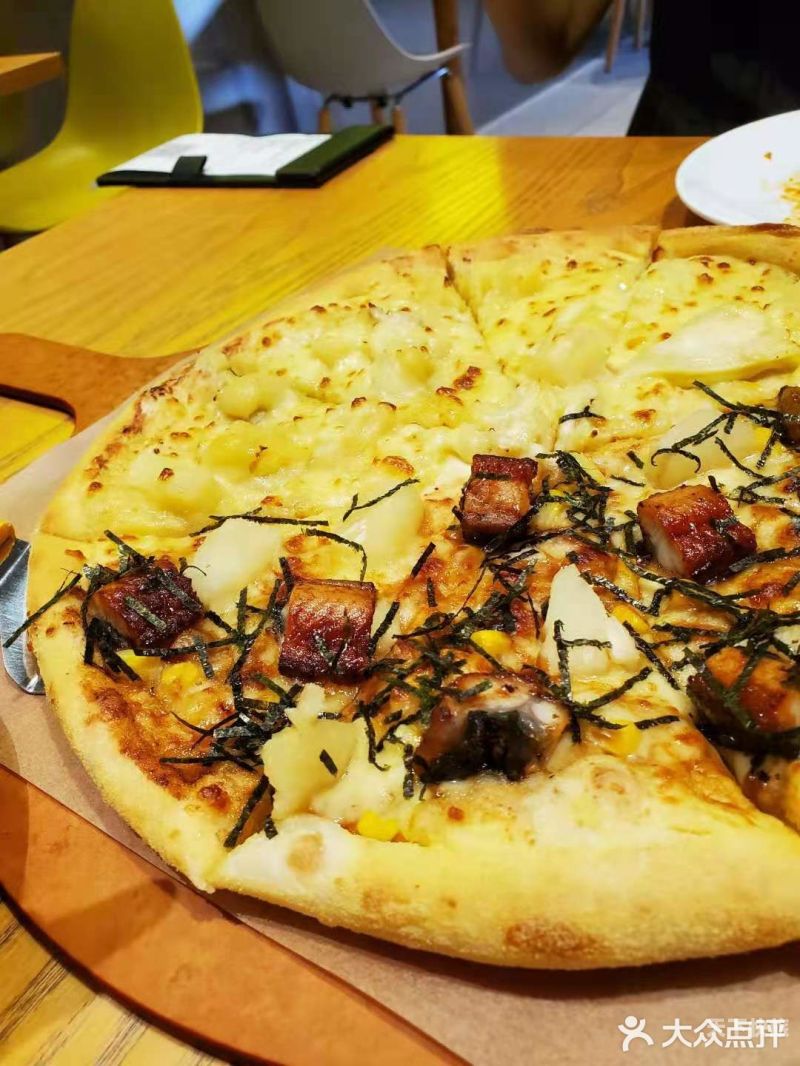 港真披萨好吃吗（香港有名的披萨店）