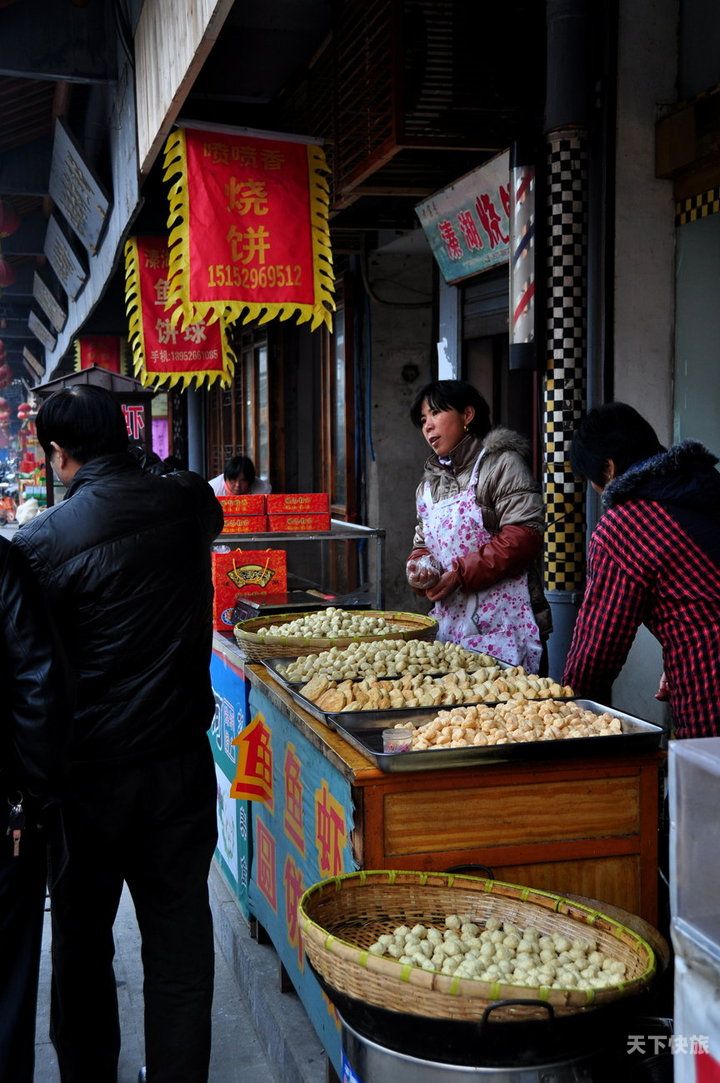 上海古镇小吃在哪里（上海古镇美食街）